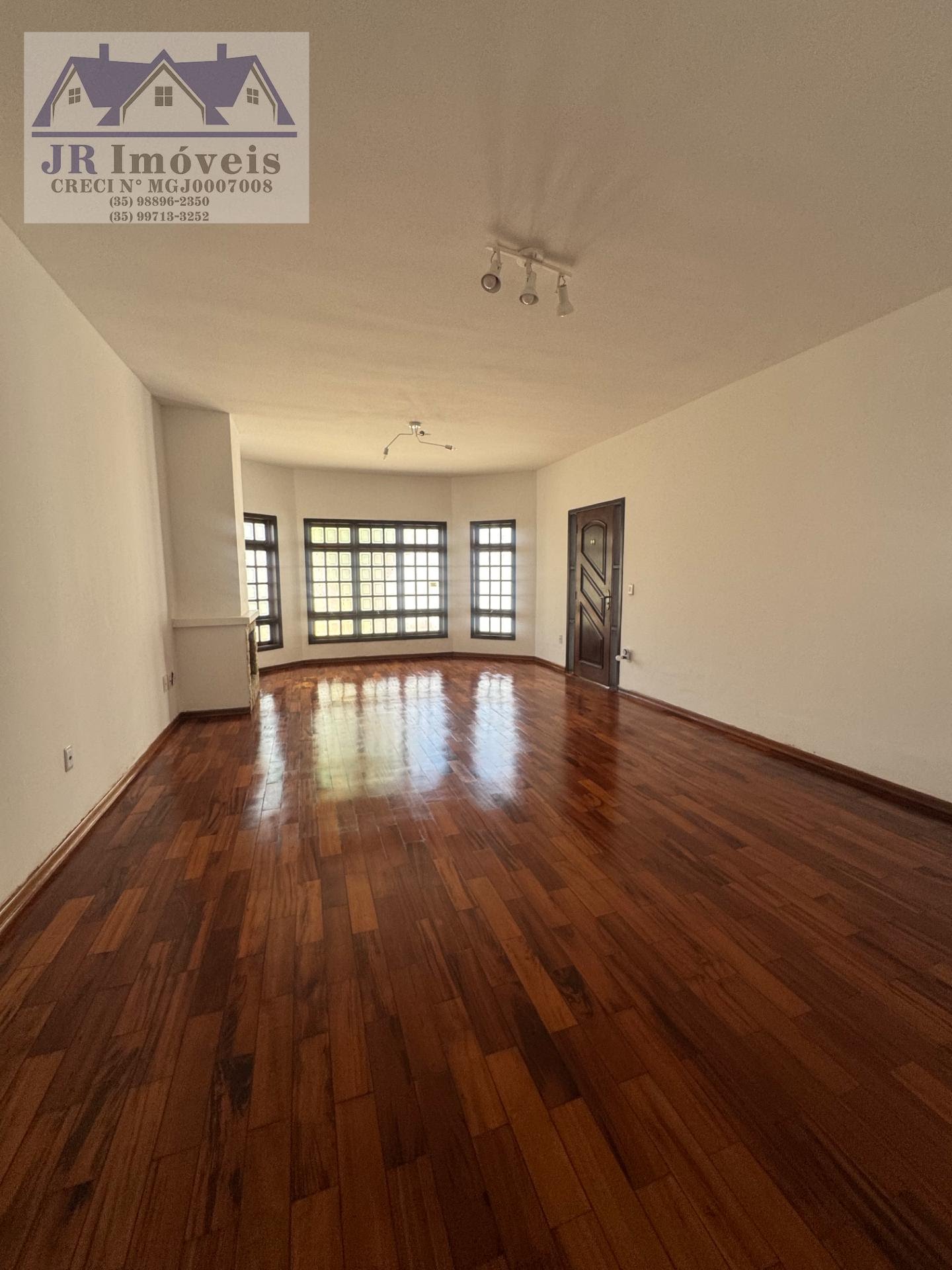 Casa à venda com 3 quartos, 1 suíte, 1 vaga e 360m² no Nossa Senhora da Agonia, Itajubá (MG) — foto 20 de 30