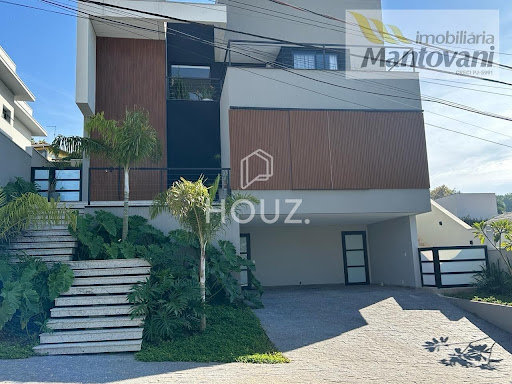 Casa Alto Padrão no Bosques do Junqueira. Confira!