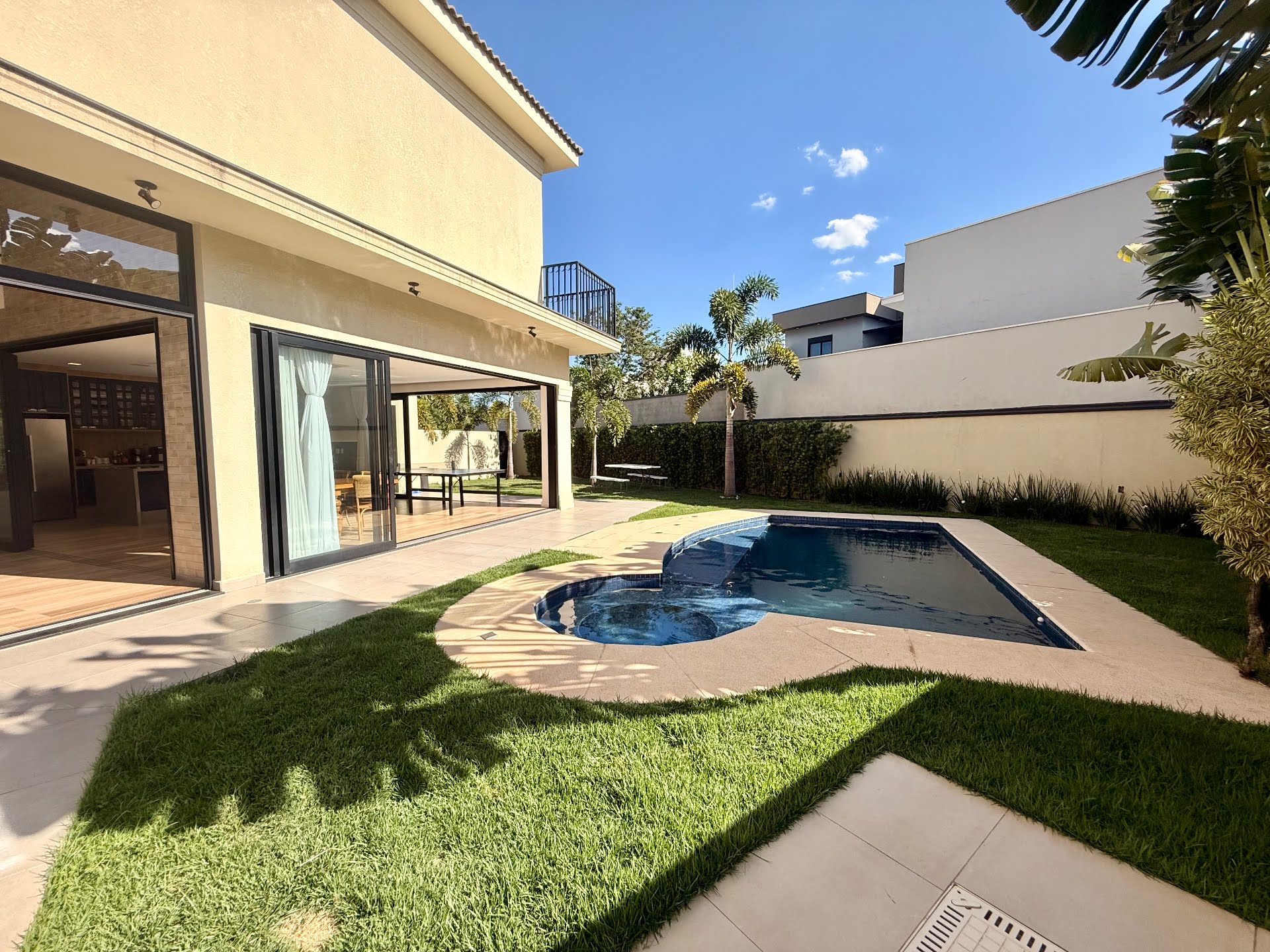 Casa à venda com 3 quartos, 4 banheiros, 4 vagas e 318m² no Jardim Piemonte, Indaiatuba — foto principal