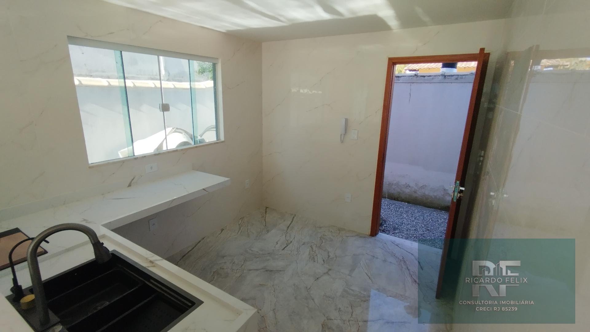 Casa à venda com 2 quartos, 2 suítes, 1 vaga e 130m² no Costazul, Rio das Ostras (RJ) — foto 8 de 22