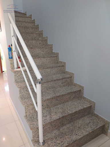Escadas para os dormitórios