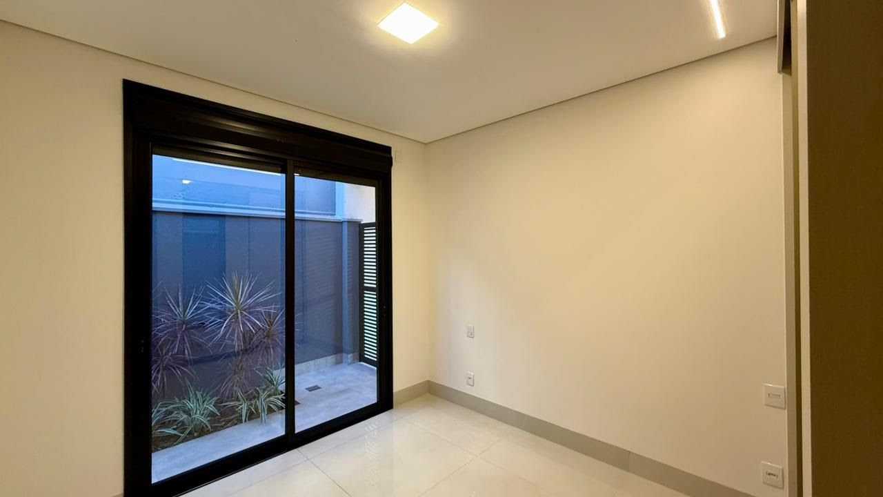 Casa à venda com 4 quartos, 4 suítes, 4 vagas e 263m² no Loteamento Terras de Siena, Ribeirão Preto (SP) — foto 16 de 30