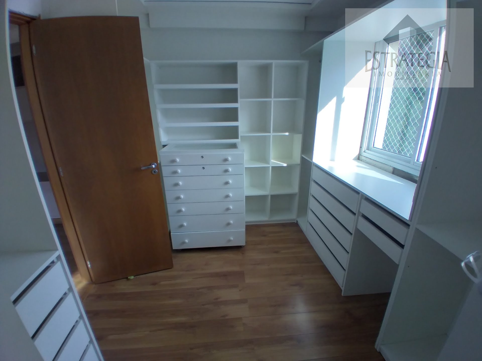 Apartamento à venda com 3 quartos, 1 suíte, 2 vagas e 120m² no Coronel Veiga, Petrópolis (RJ) — foto 26 de 27