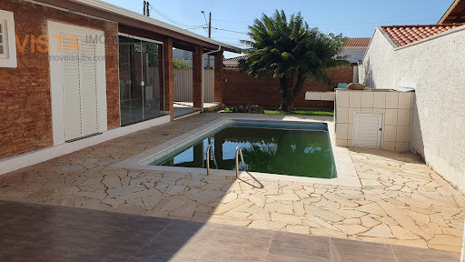 QUINTAL COM PISCINA