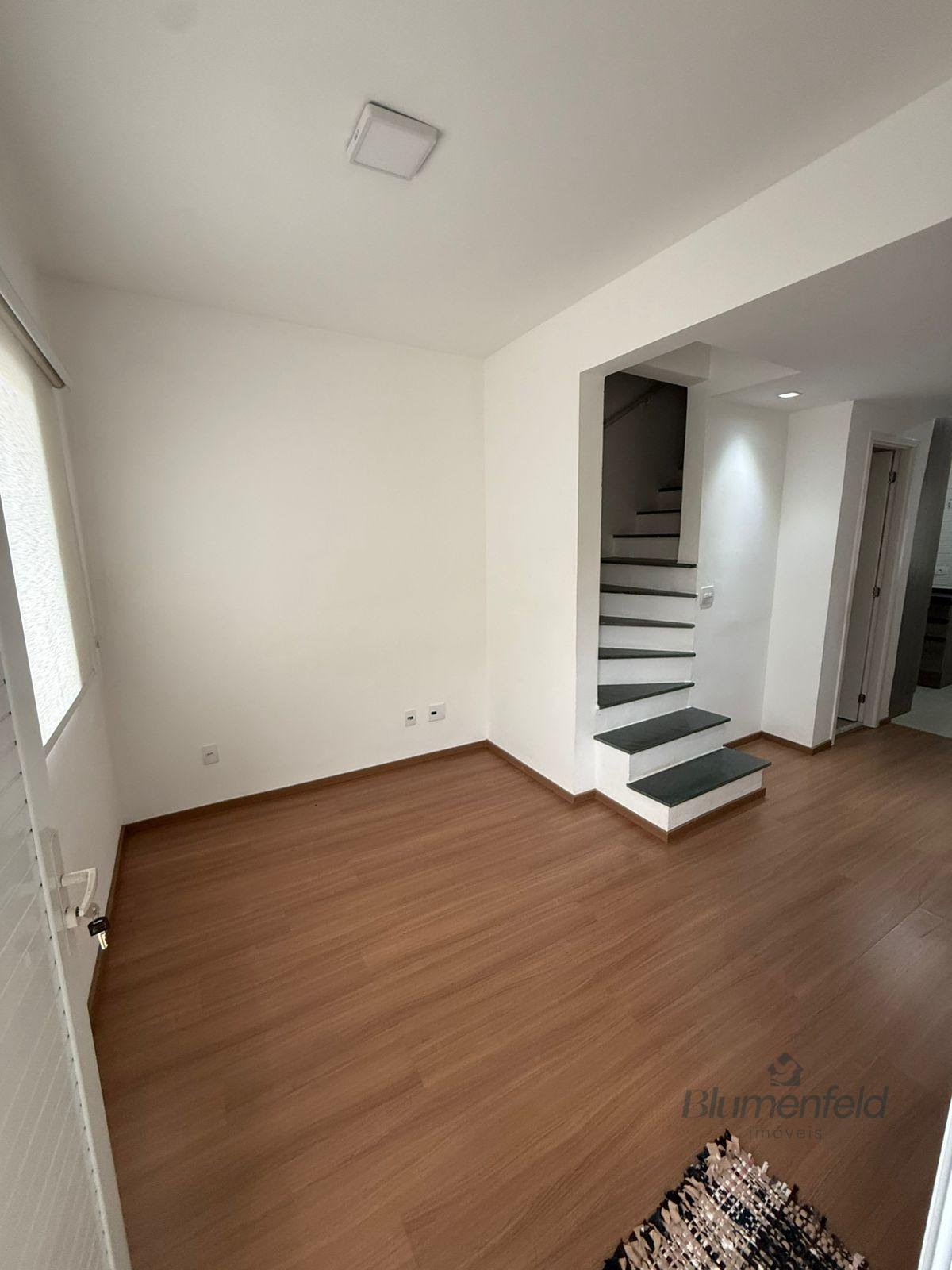 Casa para alugar com 2 quartos, 2 banheiros, 1 vaga e 57m² no Centro Residencial, Arujá (SP) — foto 2 de 13
