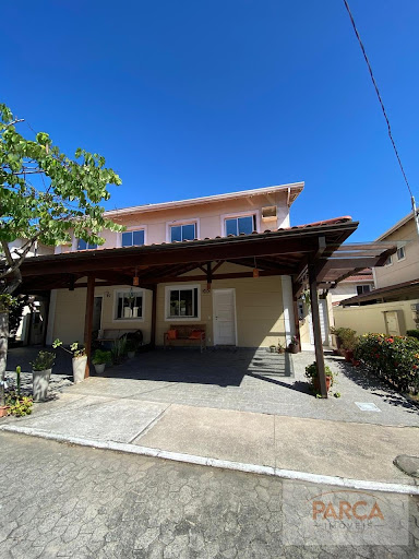 Casa de Condomínio em Morada de Laranjeiras  -  Serra