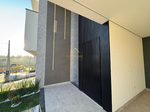 Casa de condomínio em Jardim Novo Horizonte - Sorocaba, SP- 218m2 - Sobrado 03 Suítes - Escritório - 05 Banheiros - 04 Vagas - Piscina com cascata