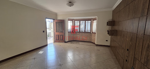Vendo Sobrado 3 Dormitórios no Maia