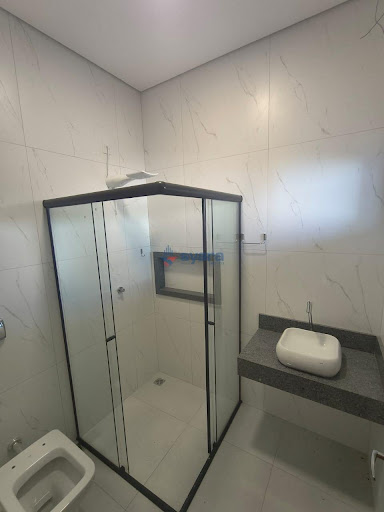 Casa à Venda no Jardim Dubai, Sinop 3 Quartos sendo 1 suíte 