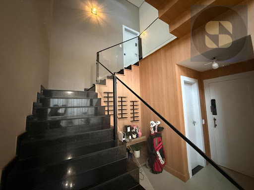 Casa de Condomínio à Venda em Despraiado, Cuiabá | 4 Suítes