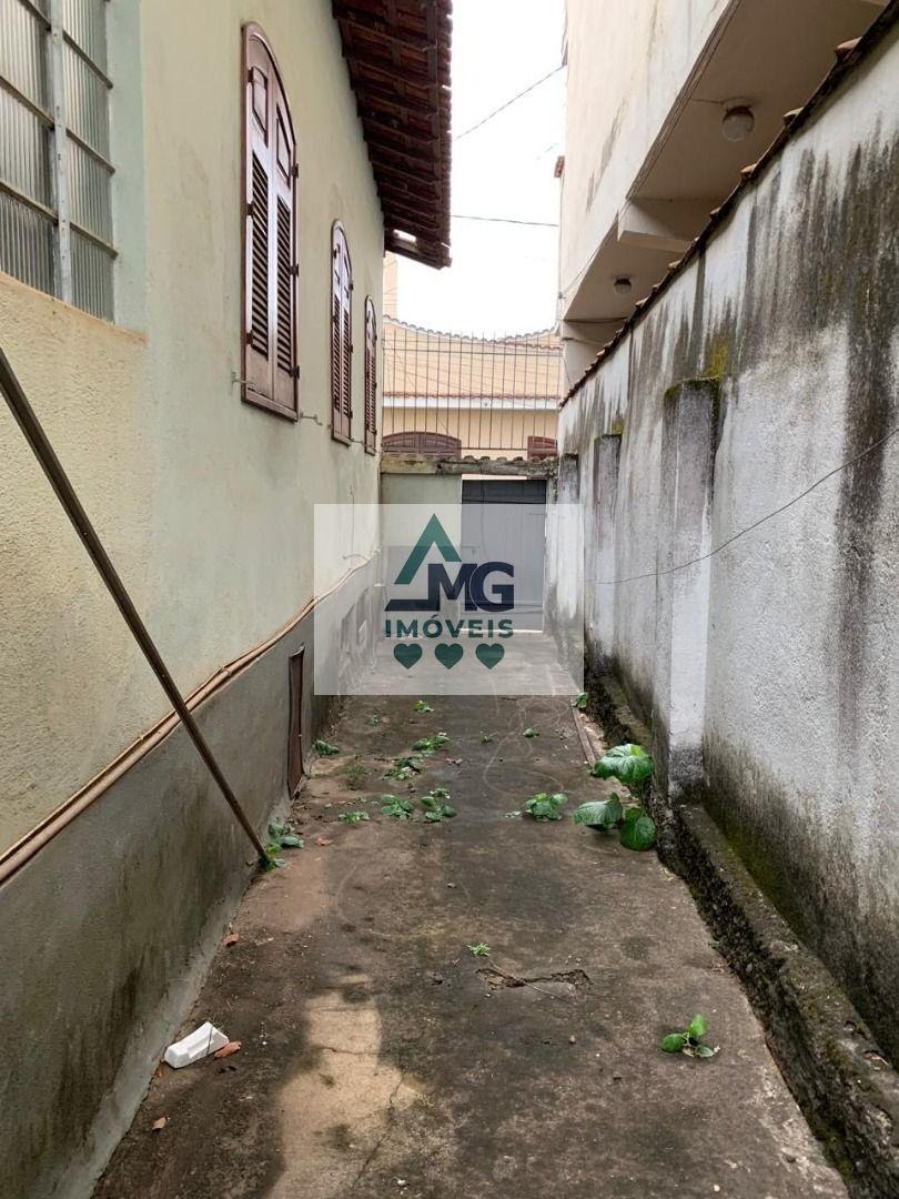 Casa à venda com 3 quartos, 1 banheiro e 330m² no Centro, Três Corações (MG) — foto 16 de 17