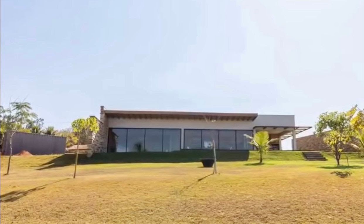 Casa à venda com 3 quartos, 2 suítes, 6 vagas e 279m² no Zona Rural, Delfinópolis (MG) — foto 2 de 22