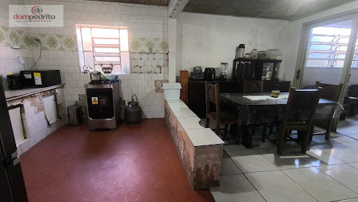 Cozinha e sala de jantar 