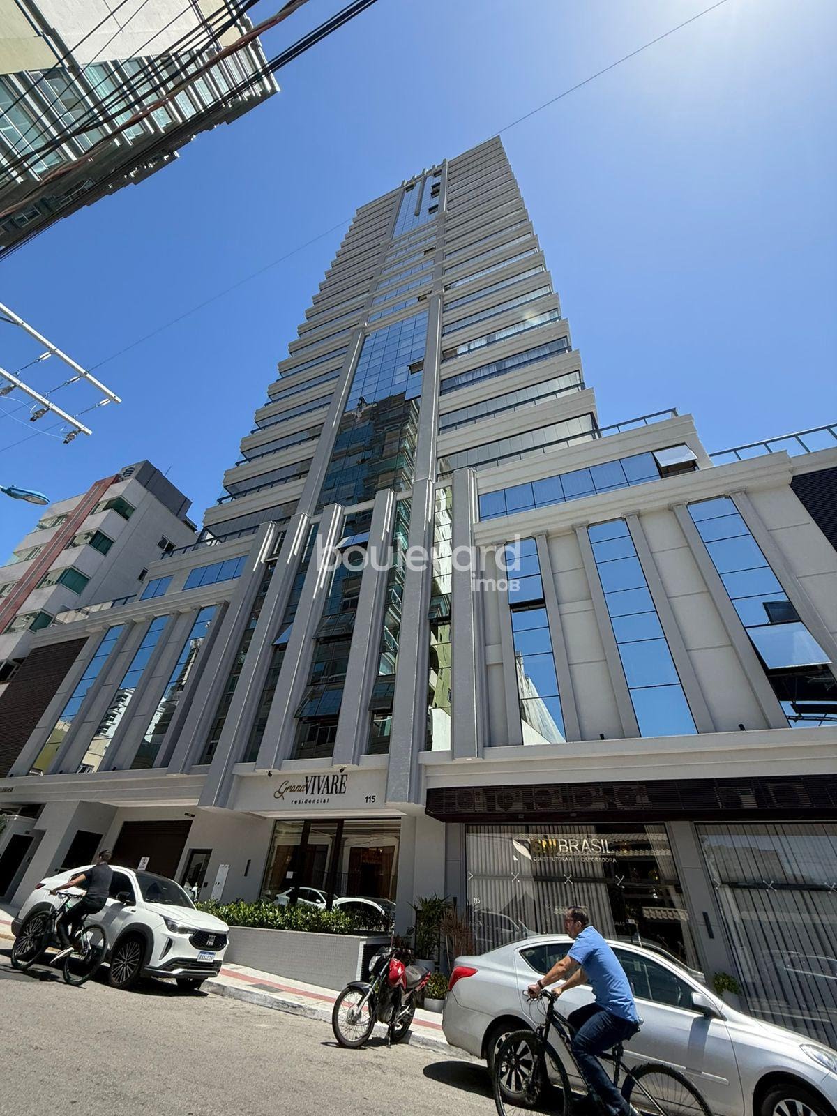 Apartamento à venda com 3 quartos, 3 suítes, 2 vagas e 127m² no Centro, Itapema (SC) — foto 2 de 30
