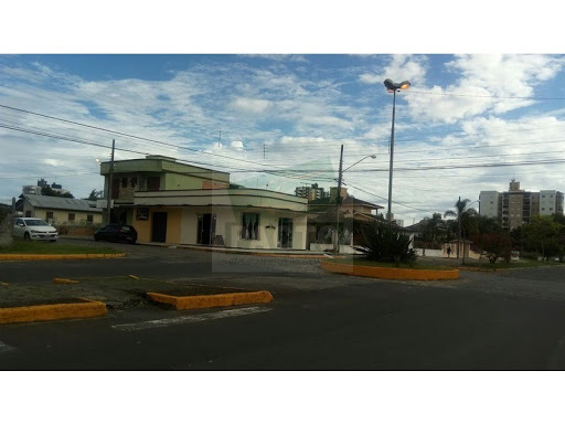 SALAS COMERCIAIS E CASA DE ALVENARIA em Vila São José  -  Araranguá