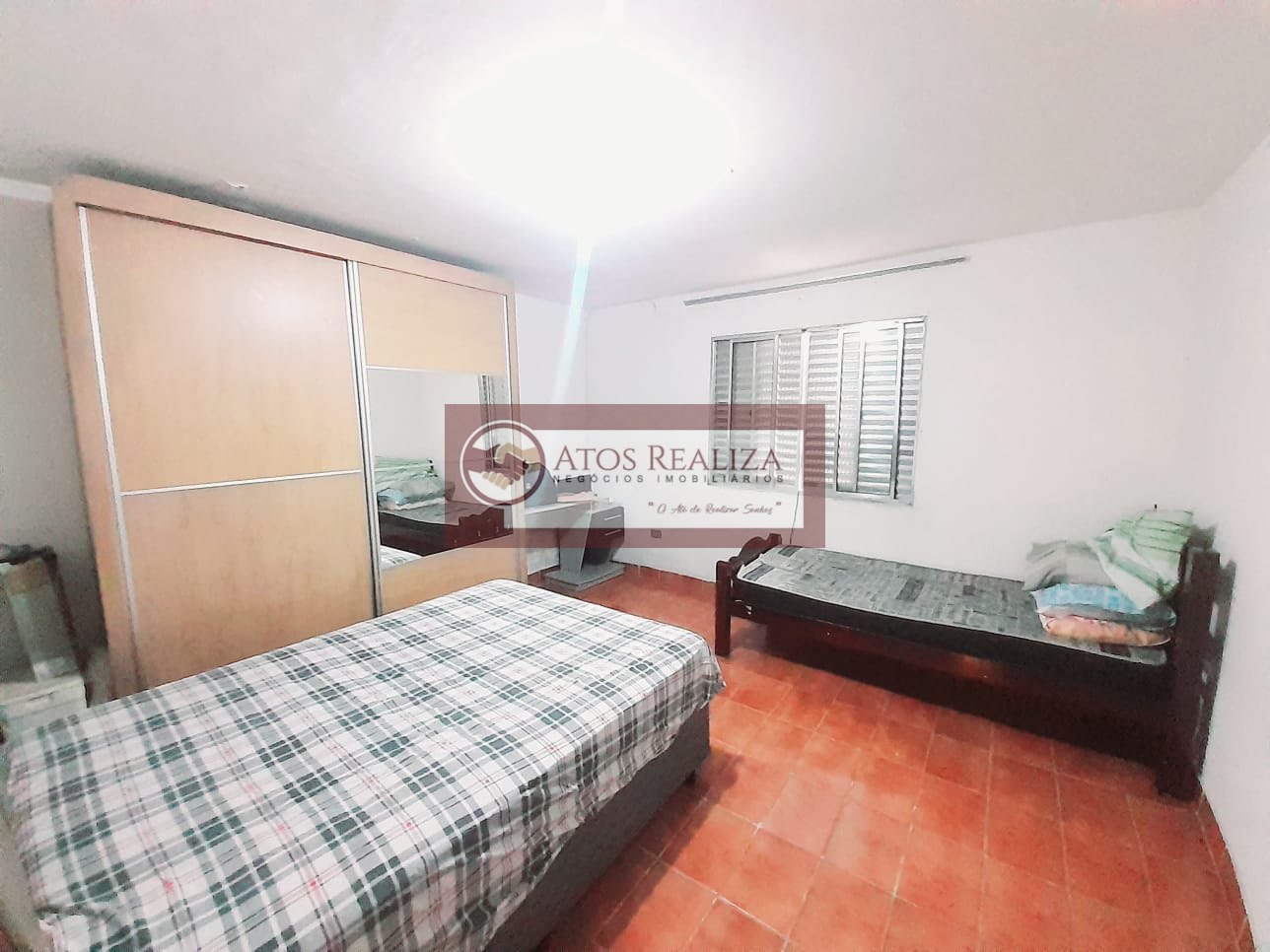 Casa à venda com 4 quartos, 2 banheiros, 3 vagas e 120m² no Jardim Cliper, São Paulo — foto principal