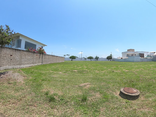 Terreno no Condomínio Athenas Park Residence medindo 20 x 30 = 600 m²