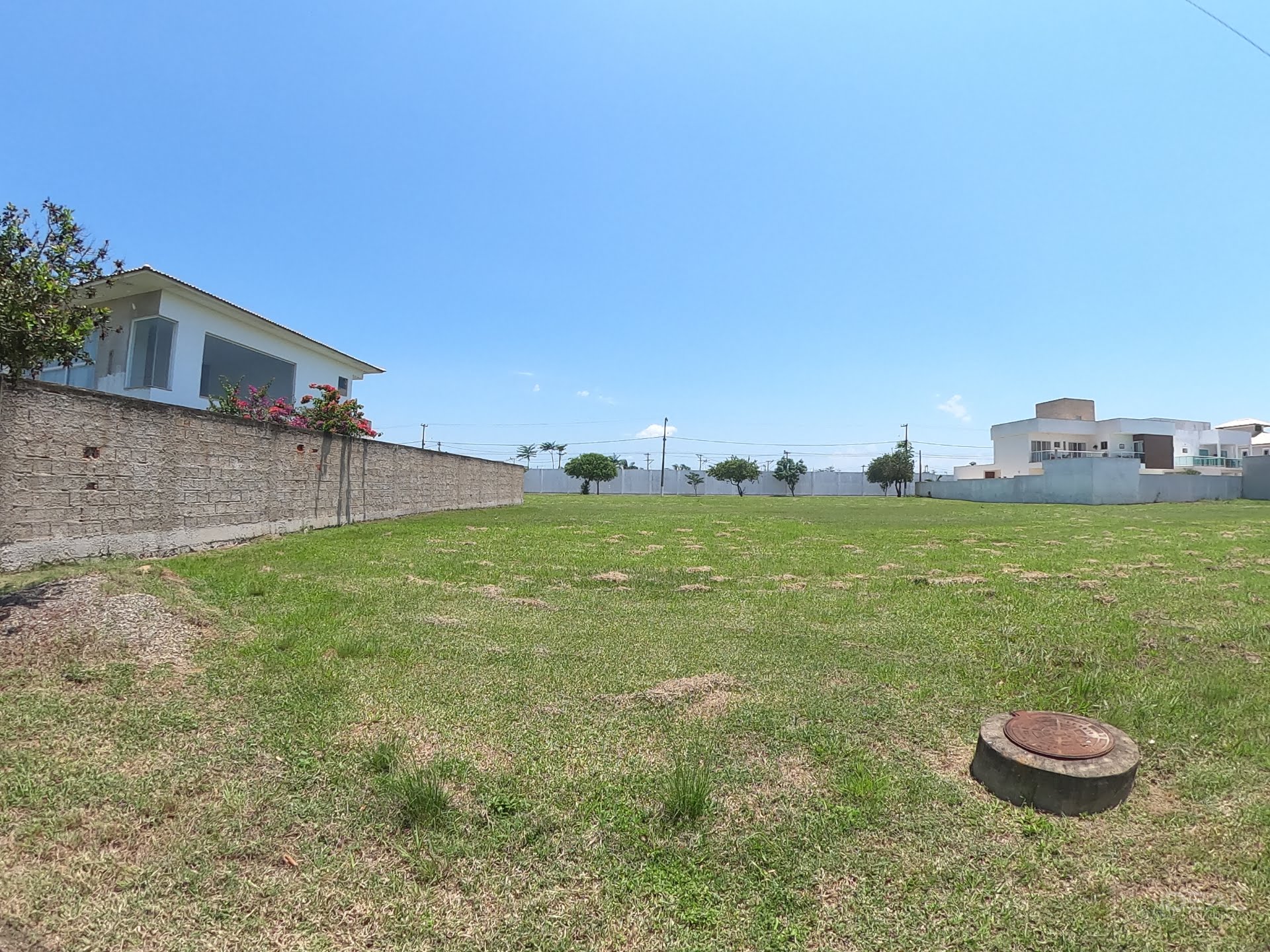Terreno no Condomínio Athenas Park Residence medindo 20 x 30 = 600 m²
