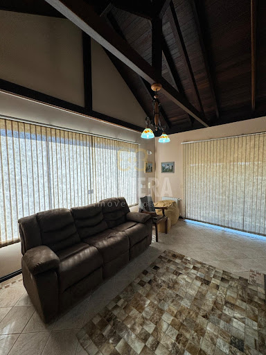 EXCELENTE CASA NO CENTRO | 4 Dormitórios