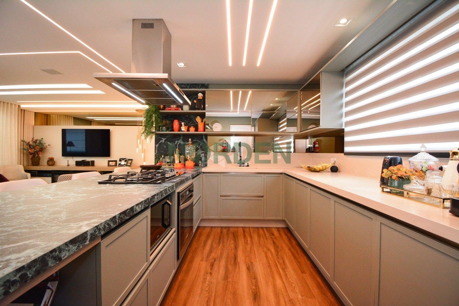 Apartamento de 165 m² com 4 quartos no Residencial Linda Koerich, Centro