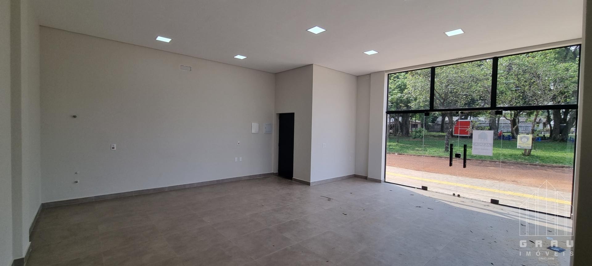 Sala esquina térrea 