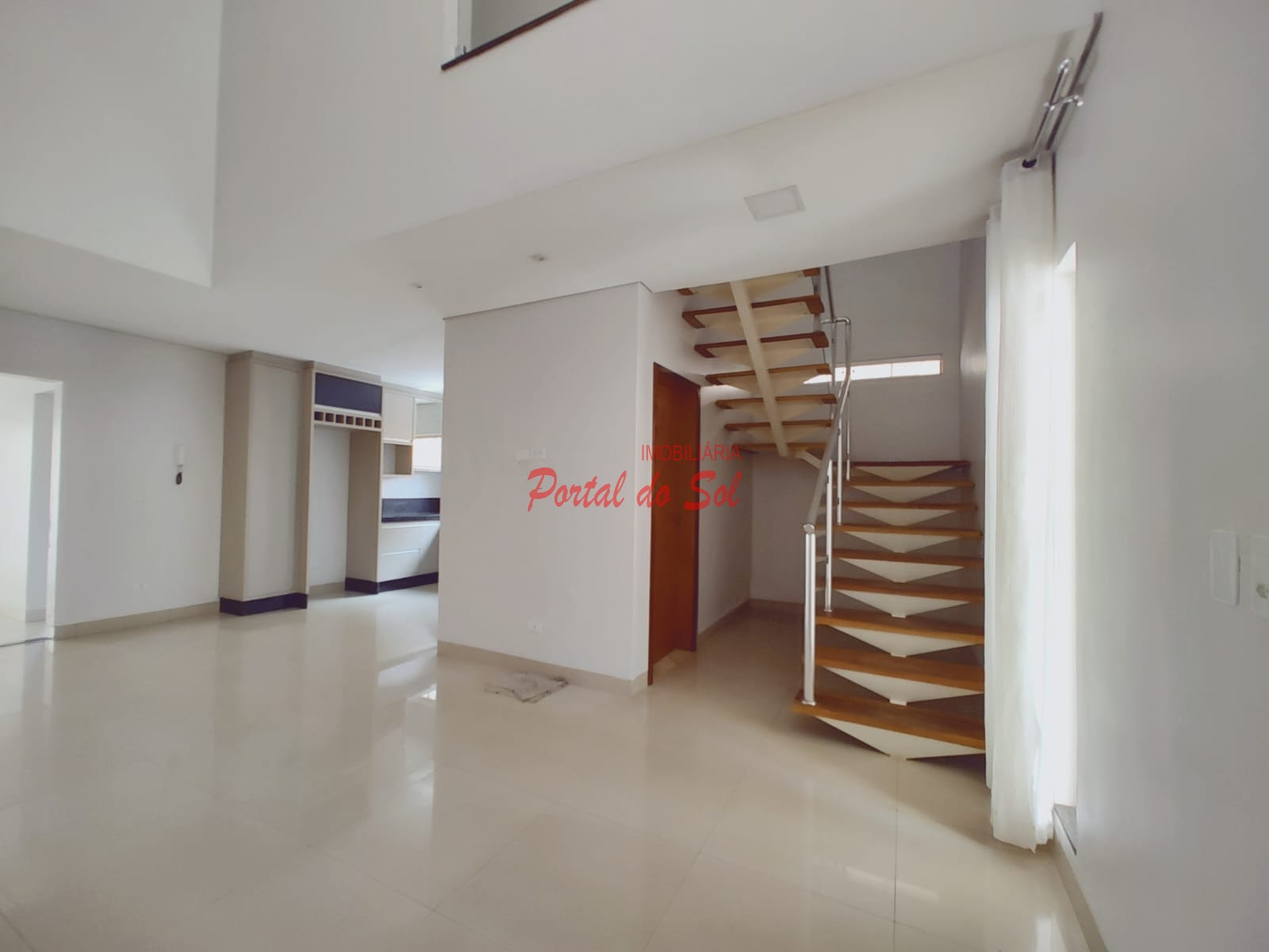 Casa à venda com 4 quartos, 3 suítes e 220m² no Jardim São Pedro II, Santo Antônio da Platina (PR) — foto 2 de 11