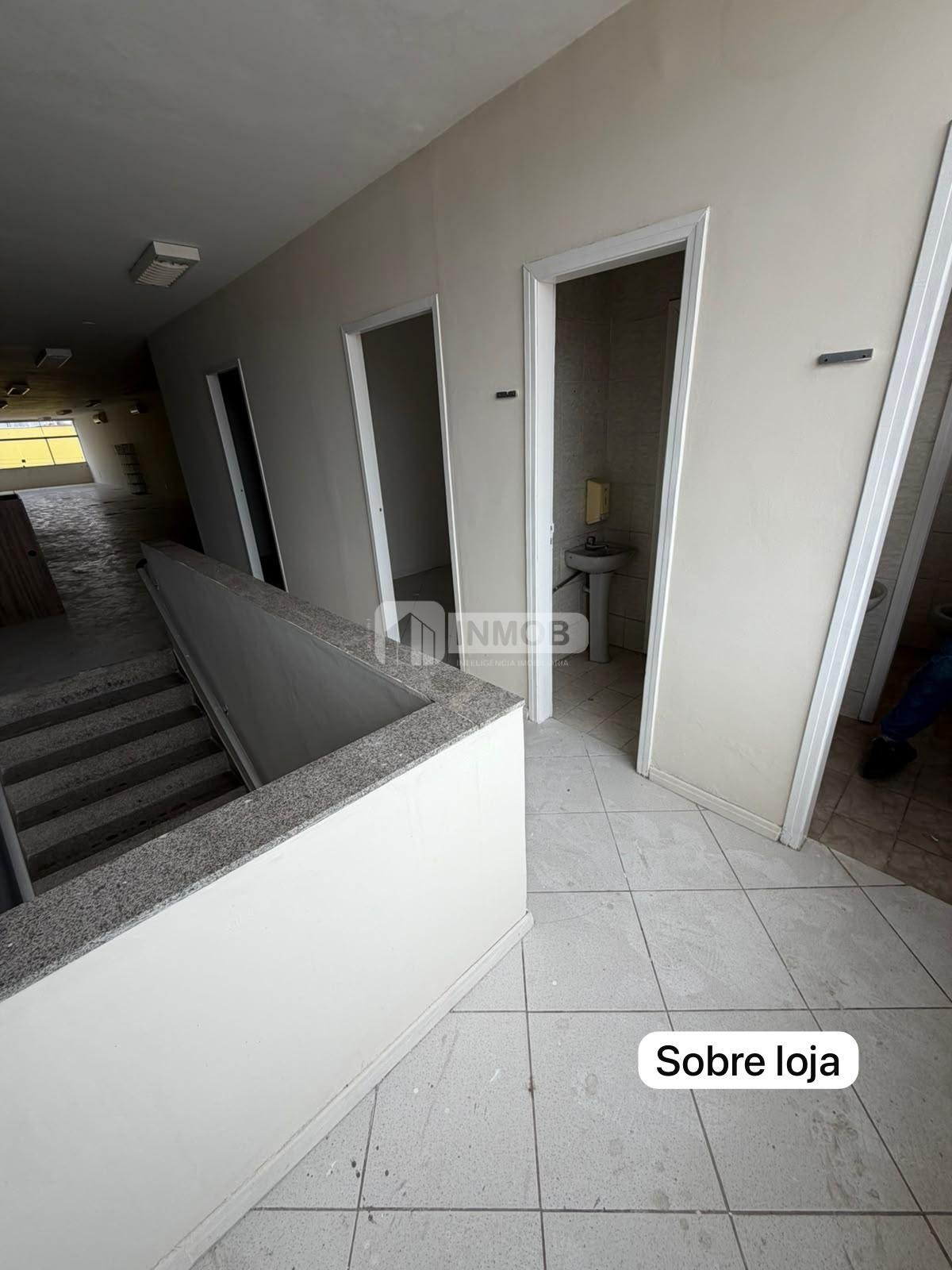 Comercial para alugar com 4 banheiros e 350m² no Centro, Taubaté (SP) — foto 18 de 19