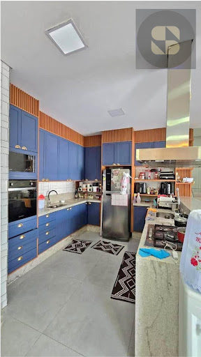 Casa em Santa Rosa, Cuiabá: 4 Suítes e 262m²