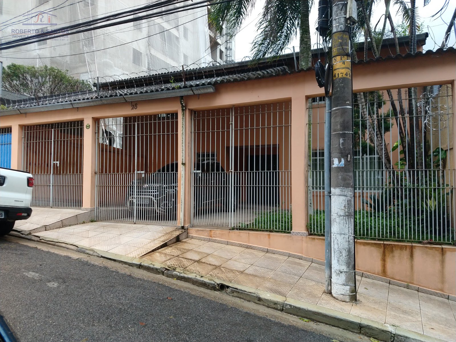 Vista da frente da casa