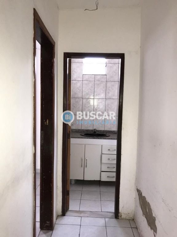 Casa à venda com 7 quartos, 1 suíte, 3 vagas e 289m² no Brasília, Feira de Santana (BA) — foto 8 de 12