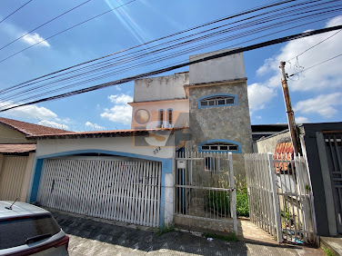 Sobrado Comercial de 350m² no Centro de Poá
