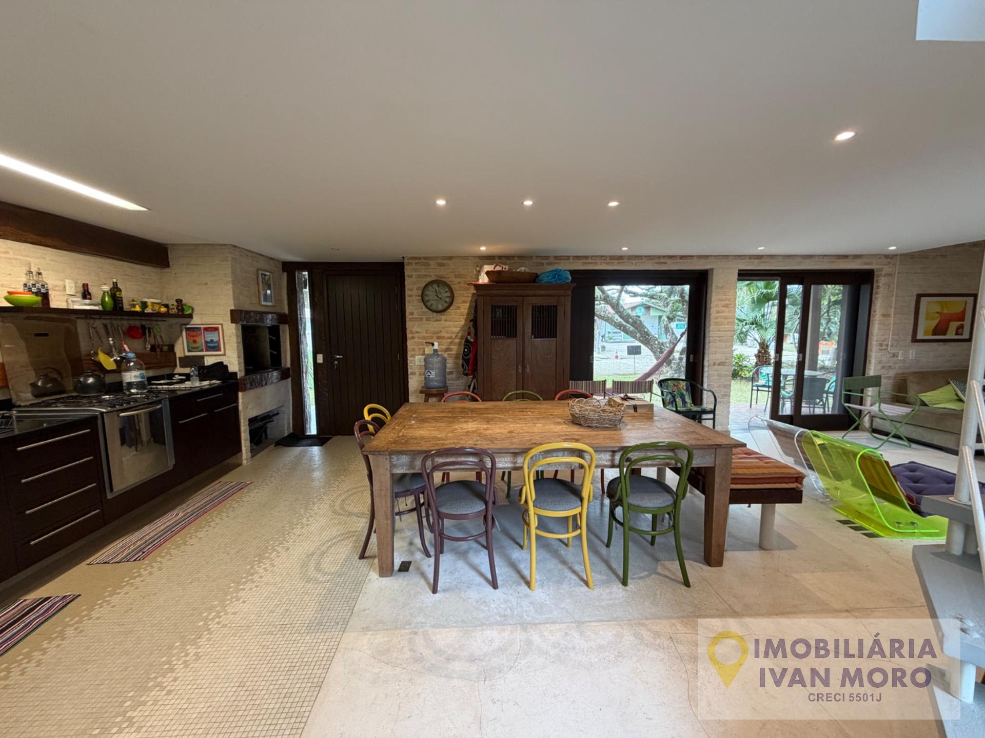 Casa à venda com 4 quartos, 2 suítes, 2 vagas e 210m² no Daniela, Florianópolis (SC) — foto 10 de 30