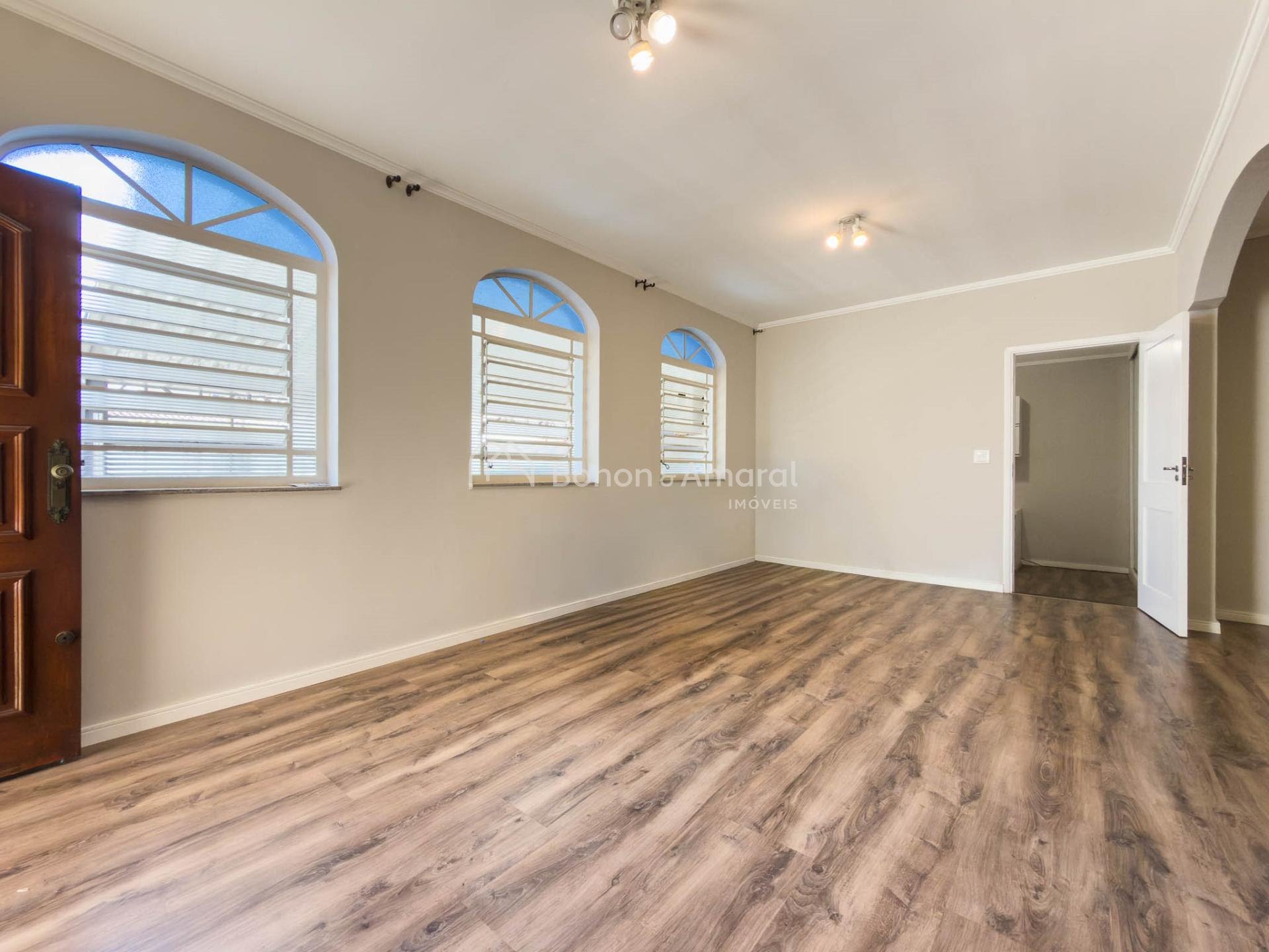 Casa, 5 quartos, 245 m² - Foto 2