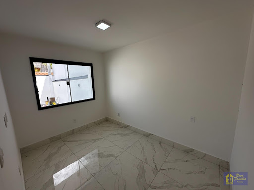 Sobrado à Venda em Vila Carmela III, Guarulhos, 3 Suítes, 125m²