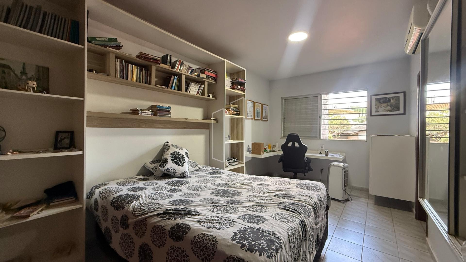 Casa à venda com 4 quartos, 3 suítes, 2 vagas e 224m² no Jardim América, Goiânia (GO) — foto 11 de 16