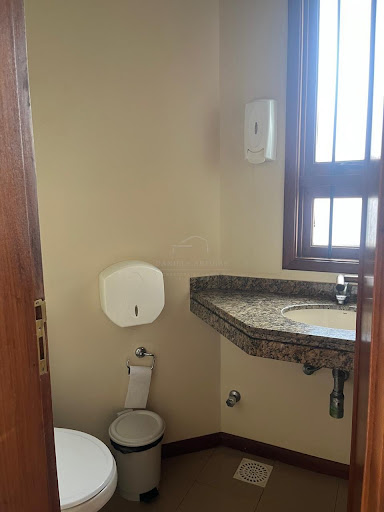 Consultório à Venda no Centro de Bagé com 3 Banheiros
