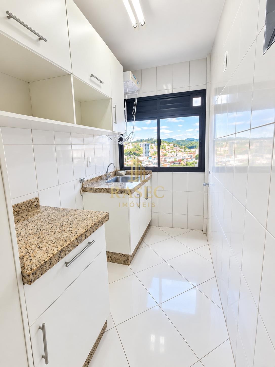 Apartamento para alugar com 3 quartos, 1 suíte, 2 vagas e 94m² no Centro I, Brusque (SC) — foto 9 de 18