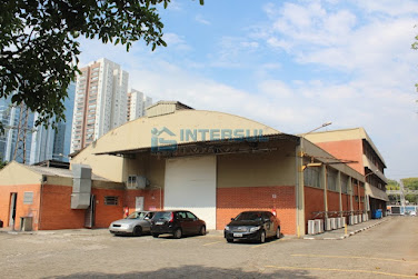 Prédio Inteiro em Várzea da Barra Funda - São Paulo, SP