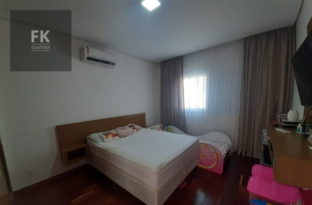 Casa à venda com 4 quartos, 2 suítes, 4 vagas e 282m² no Suru, Santana de Parnaíba (SP) — foto 13 de 18