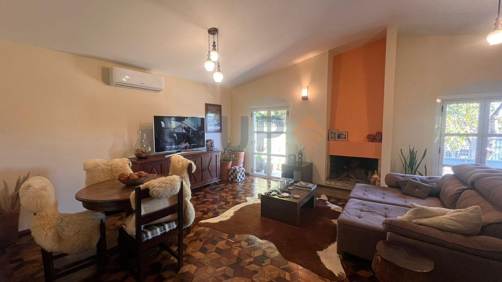 Sala de estar com lareira