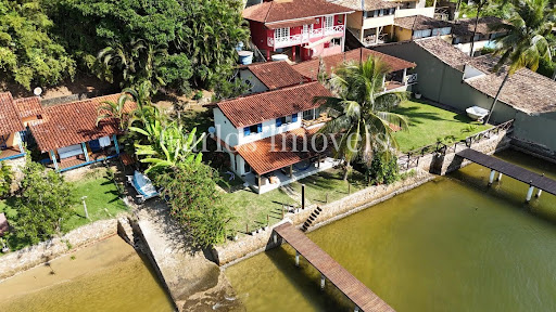 Casa Frente Mar para Venda em Angra dos Reis / RJ no bairro Ponta do Sapê