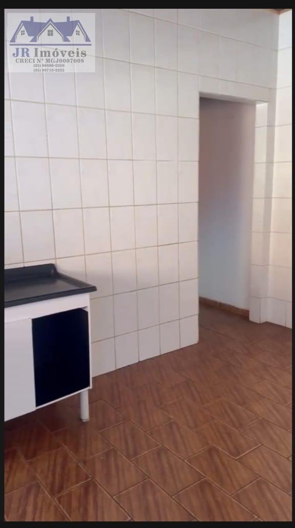 Casa à venda com 2 quartos, 1 banheiro, 1 vaga e 200m² no Bairro Bela Vista, São José do Alegre (MG) — foto 4 de 9