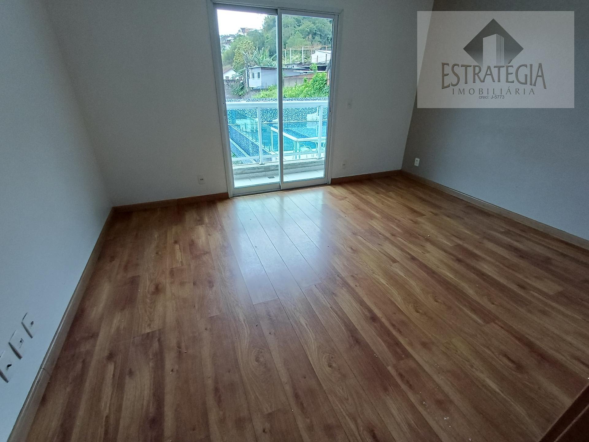 Apartamento à venda com 3 quartos, 1 suíte, 2 vagas e 95m² no Coronel Veiga, Petrópolis (RJ) — foto 9 de 19