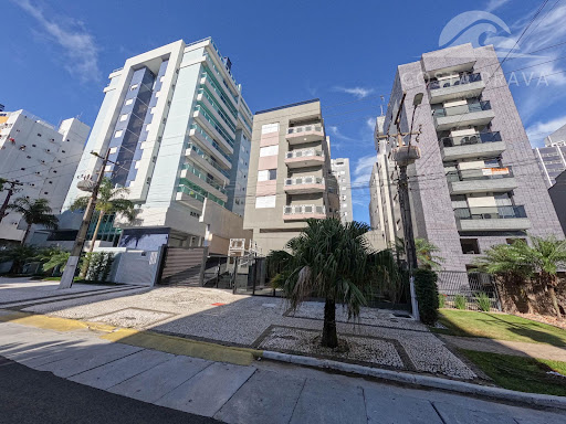 Magnífica Cobertura Linear no Coração de Caiobá com 5