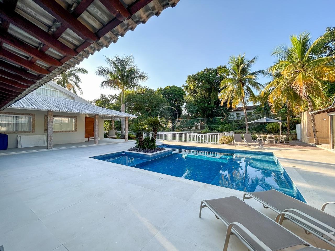 piscina-trinitaimobiliaria-condomíniovilarejo