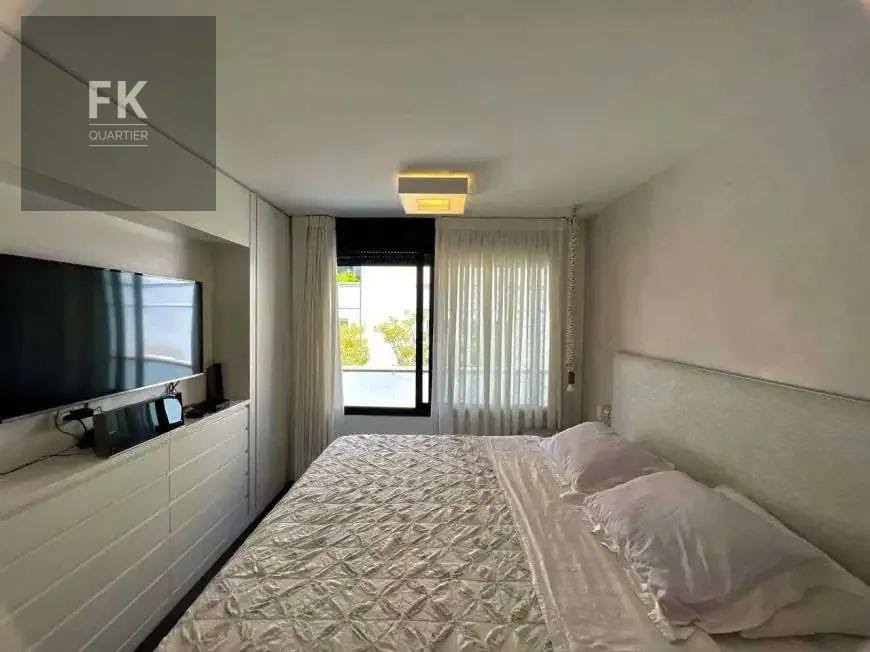 Casa à venda com 3 quartos, 3 suítes, 3 vagas e 320m² no Alphaville Residencial Dois, Barueri (SP) — foto 17 de 25