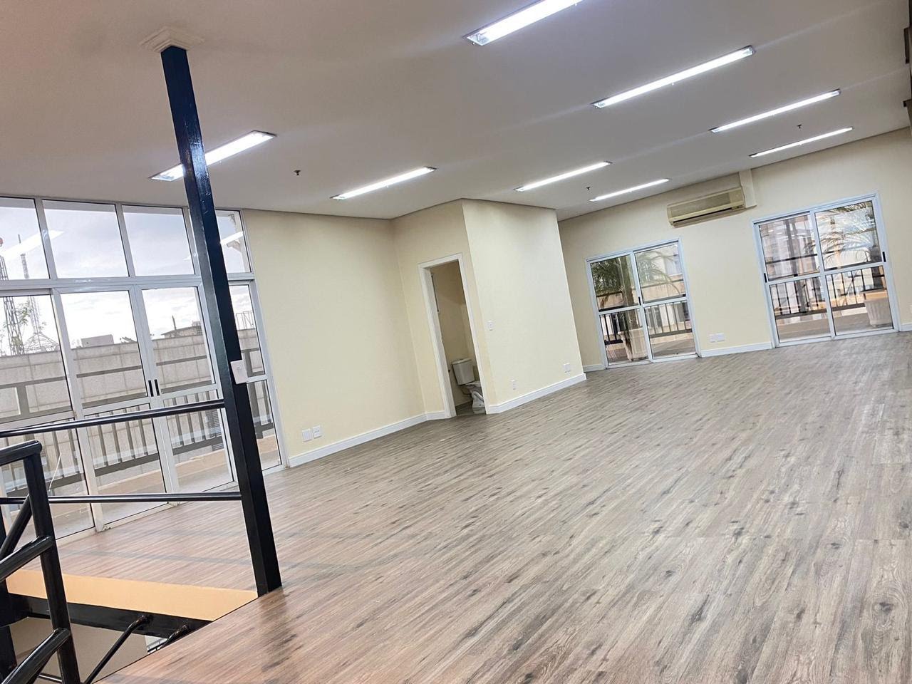 Sala Comercial à Venda ou Locação Rua Vergueiro, Vila Mariana/SP