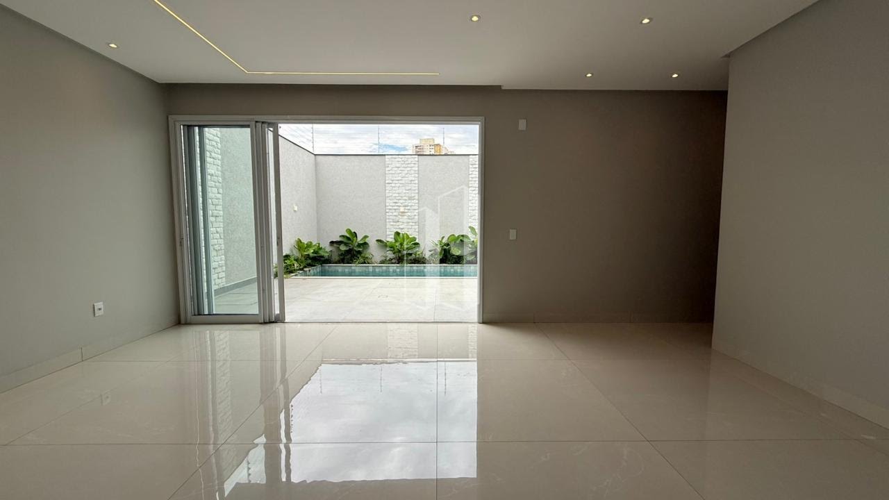 Casa à venda com 4 quartos, 4 suítes, 4 vagas e 207m² no Jardim Europa, Goiânia (GO) — foto 11 de 30