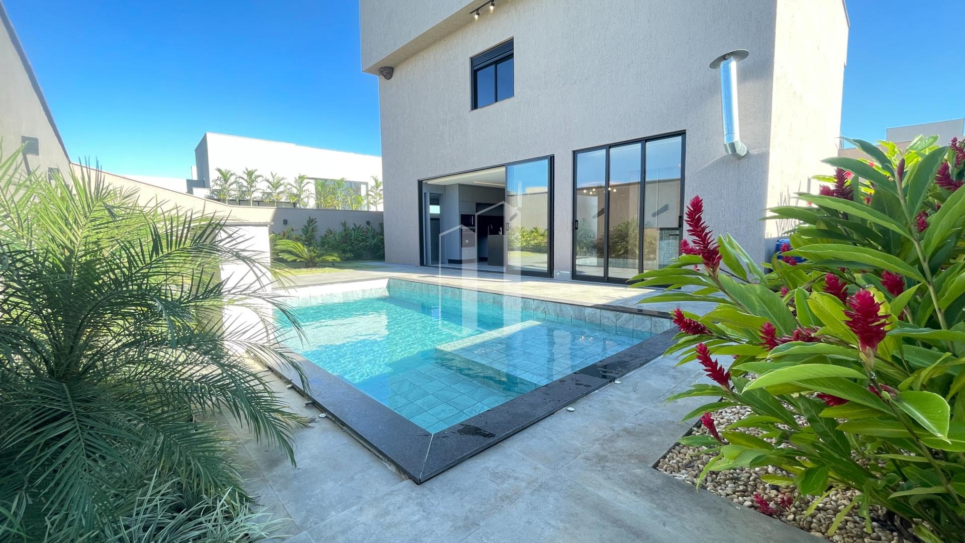 Casa à venda com 4 quartos, 5 banheiros, 4 vagas e 283m² no Jardins França, Goiânia — foto principal