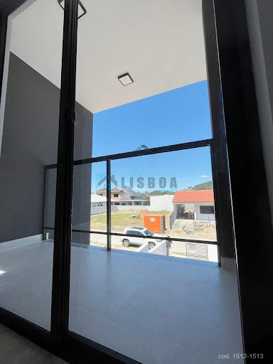 Sobrado em Forquilhas  -  São José